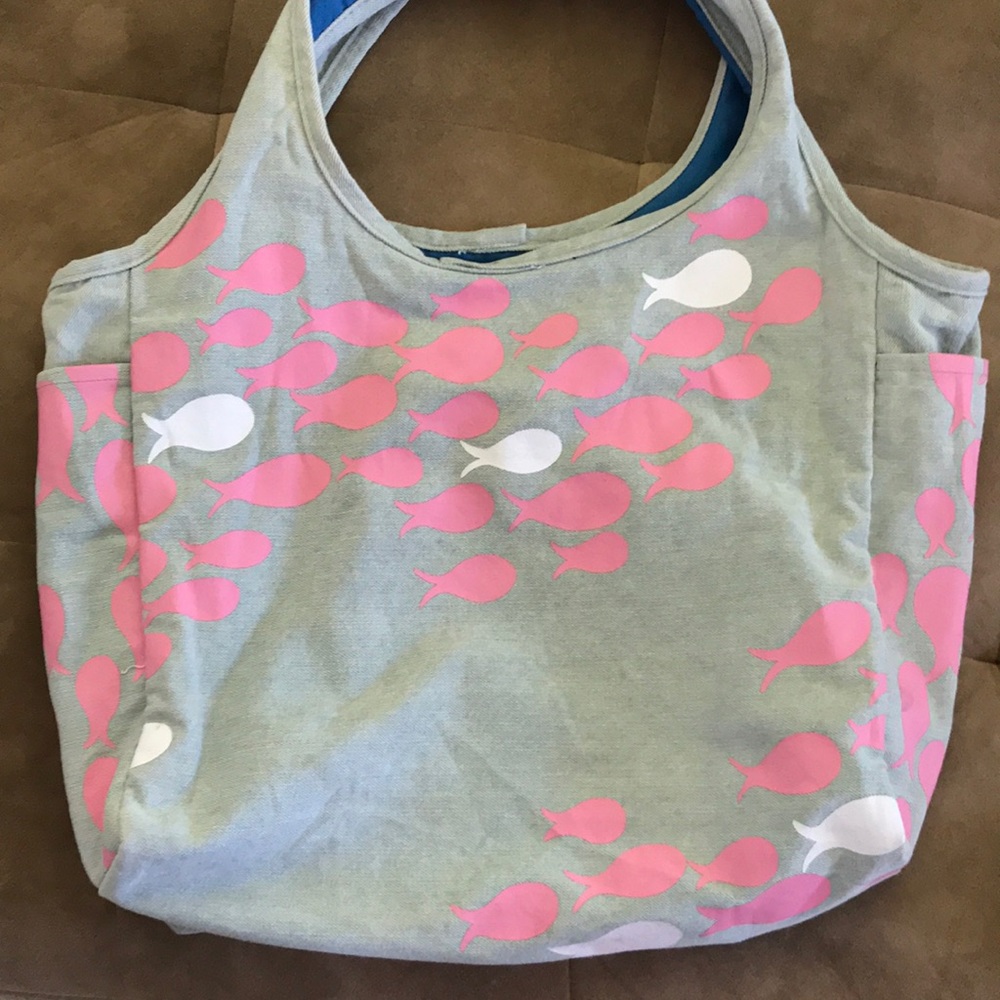 Fighting eel tote bag